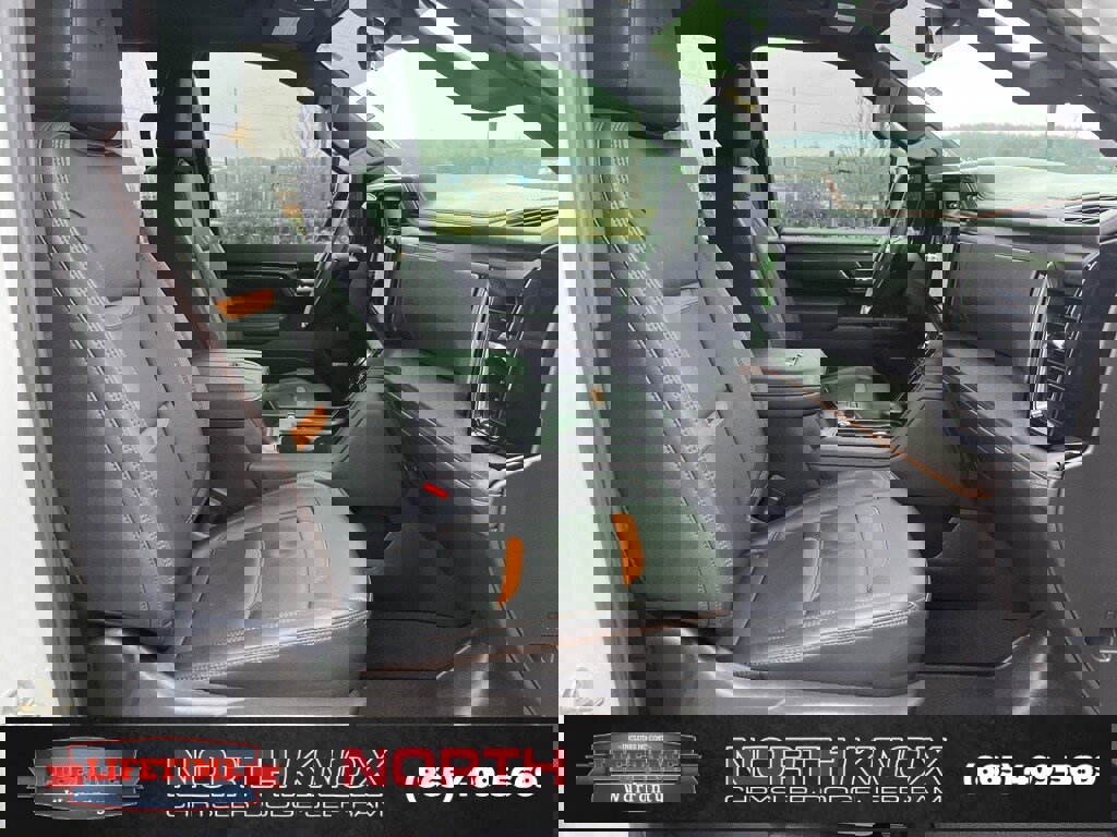 Used 2025 GMC Sierra 2500 AT4 w/ AT4 Premium Plus Package image 28