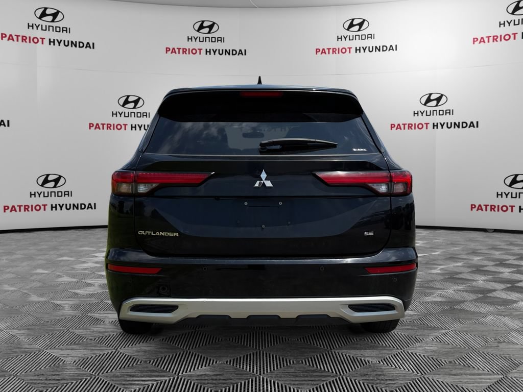Used 2024 Mitsubishi Outlander SE AWD/4WD image 4