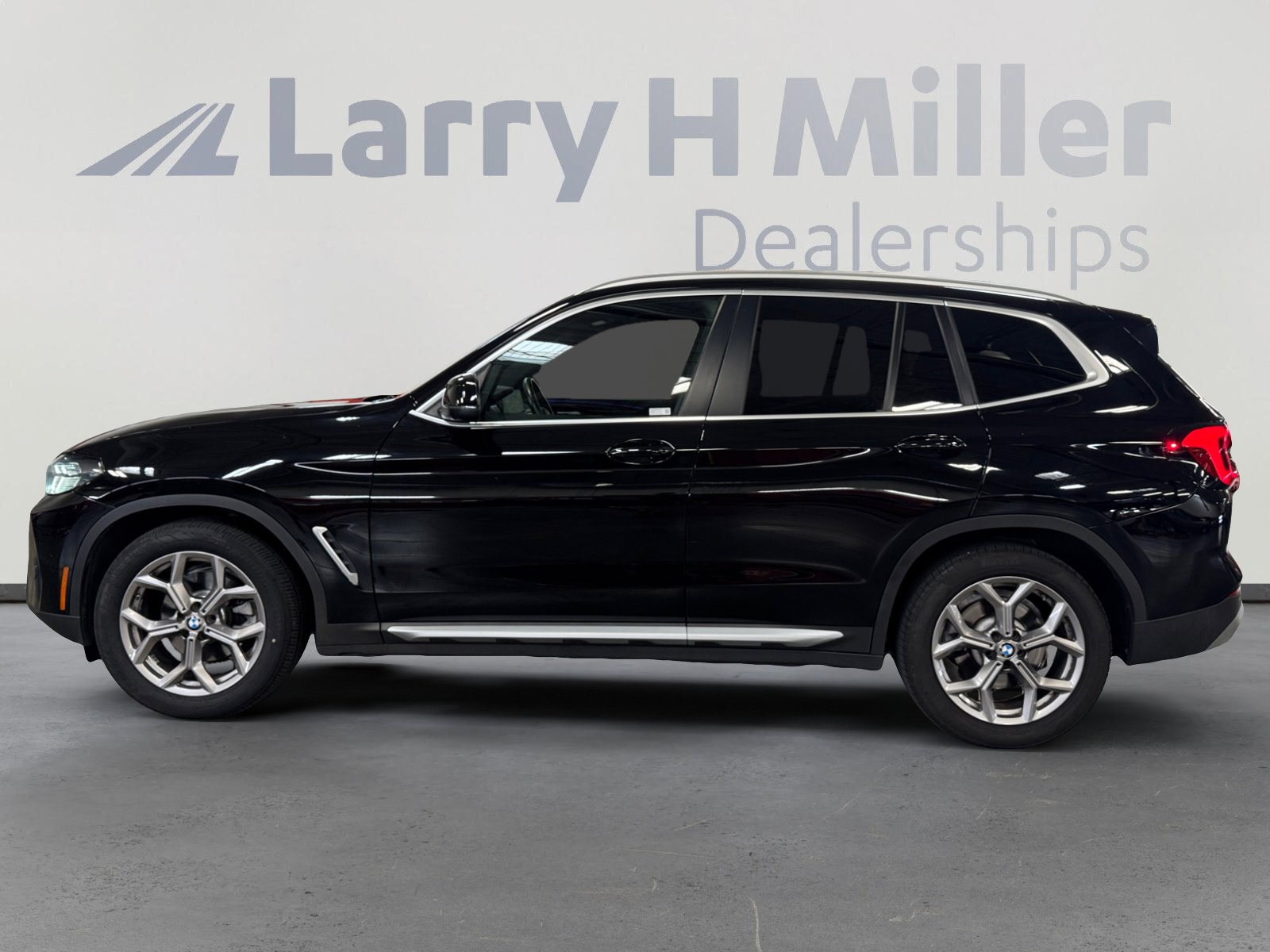 Used 2022 BMW X3 sDrive30i w/ Convenience Package RWD image 2