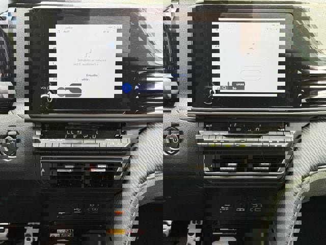 Certified 2025 Toyota Camry SE w/ Convenience Package image 17