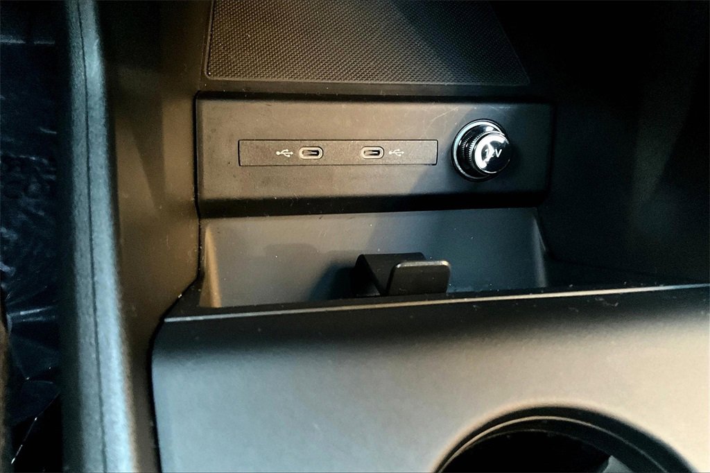 Used 2024 Audi Q4 e-tron Premium Plus image 15