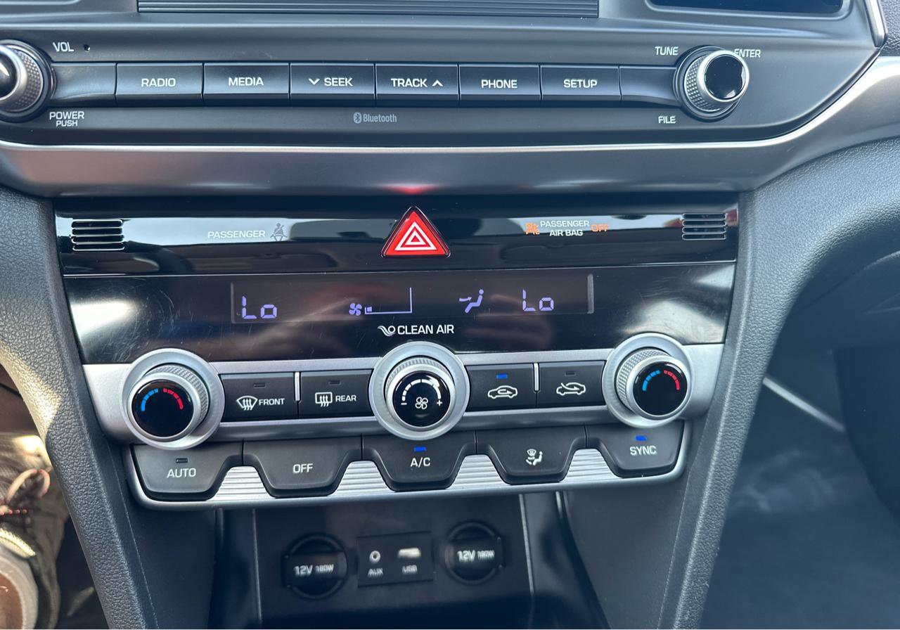 Used 2020 Hyundai Elantra SE w/ Cargo Package (C1) FWD image 21