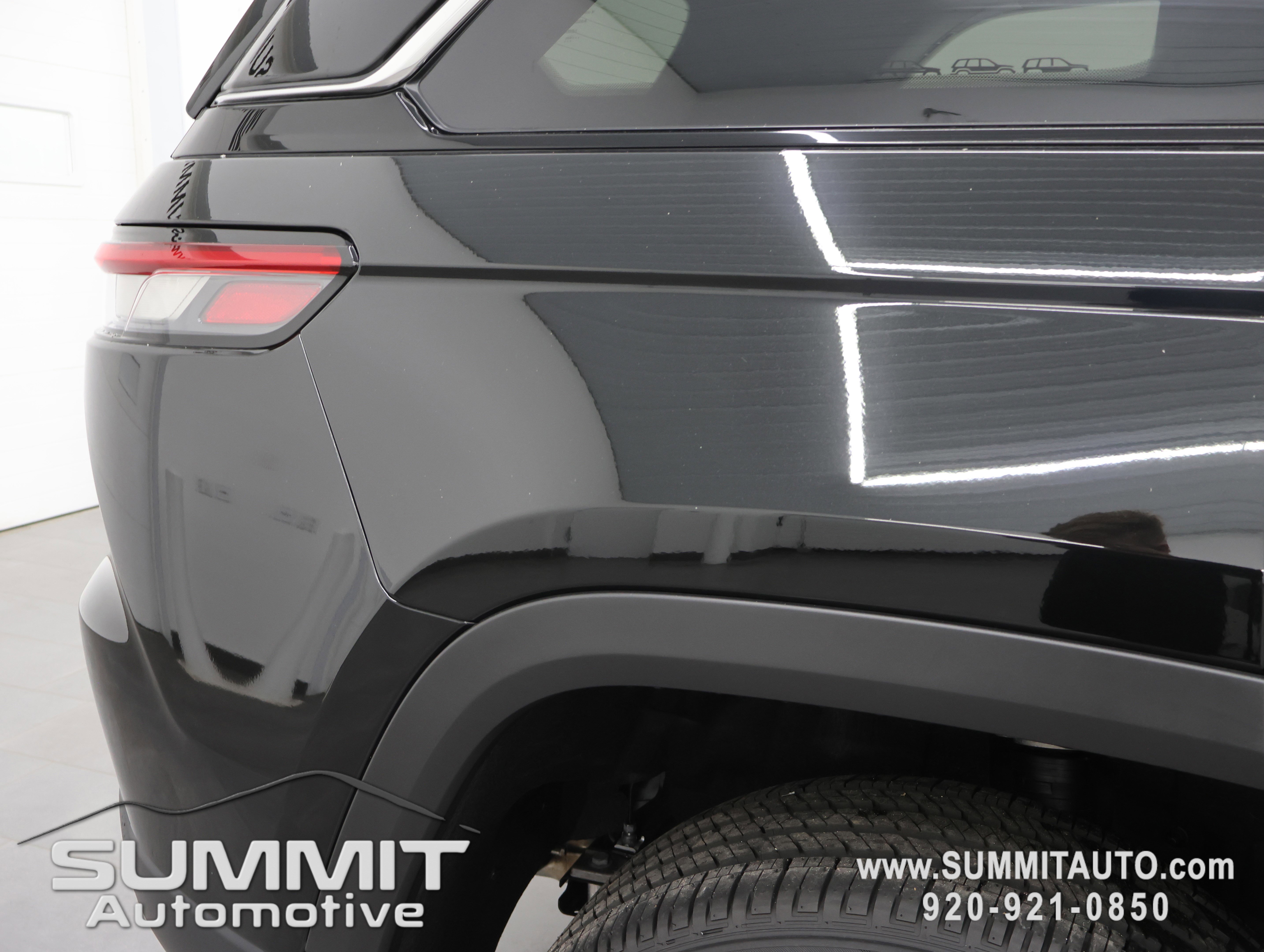 New 2025 Jeep Grand Cherokee Limited w/ Luxury Tech Group II AWD/4WD image 29