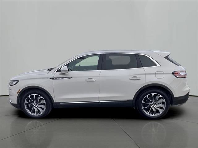 Used 2022 Lincoln Nautilus Reserve w/ Equipment Group 201A image 2