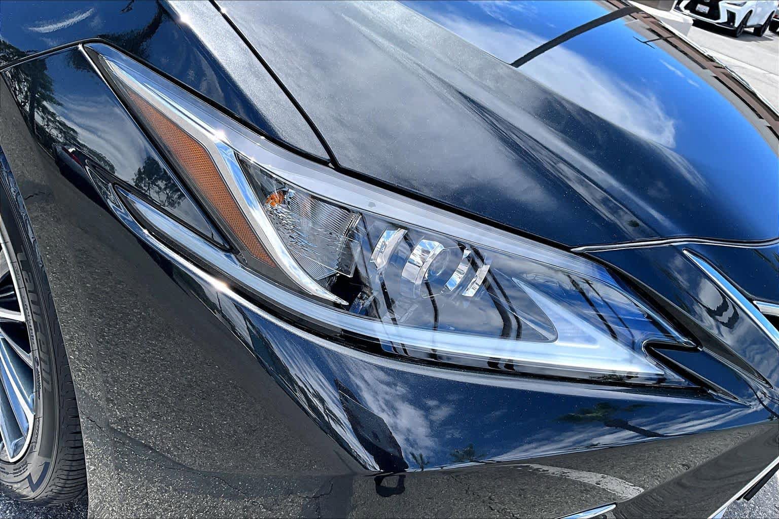 Used 2023 Lexus ES 250 w/ Premium Package AWD/4WD image 26