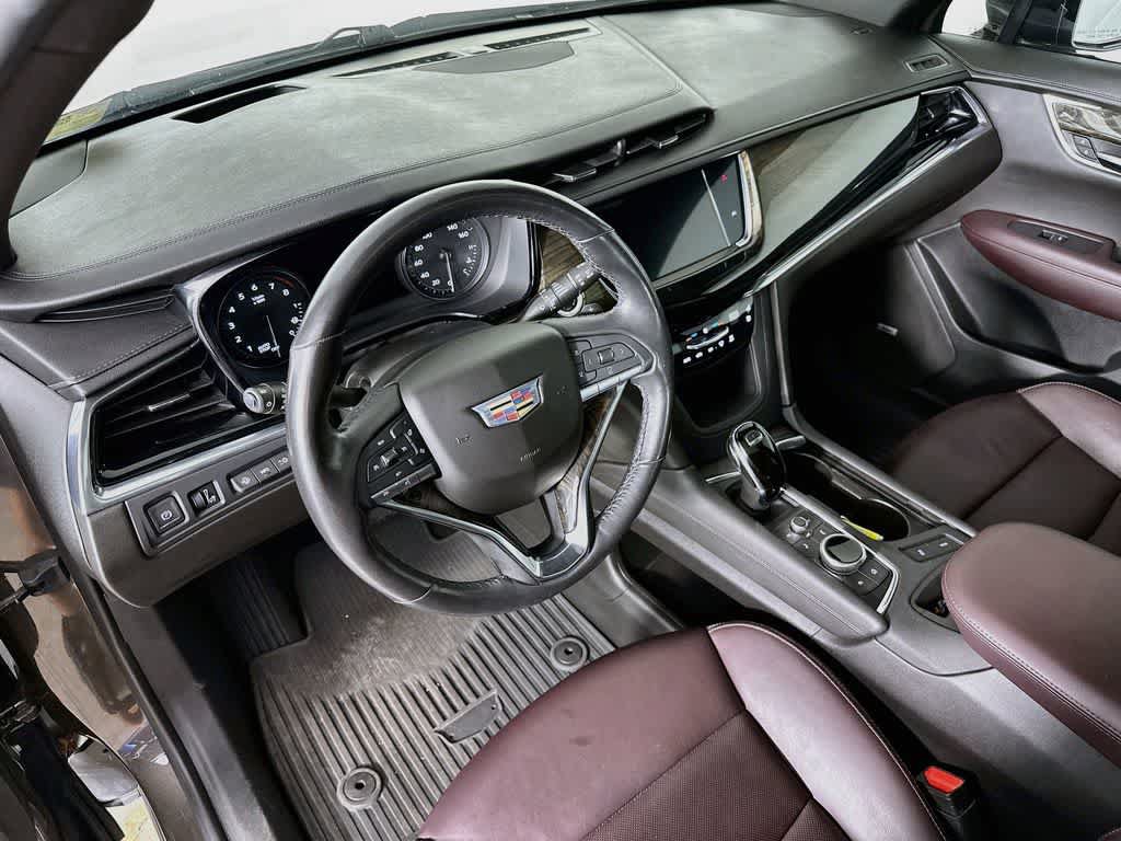 Used 2020 Cadillac XT6 Premium Luxury FWD image 2