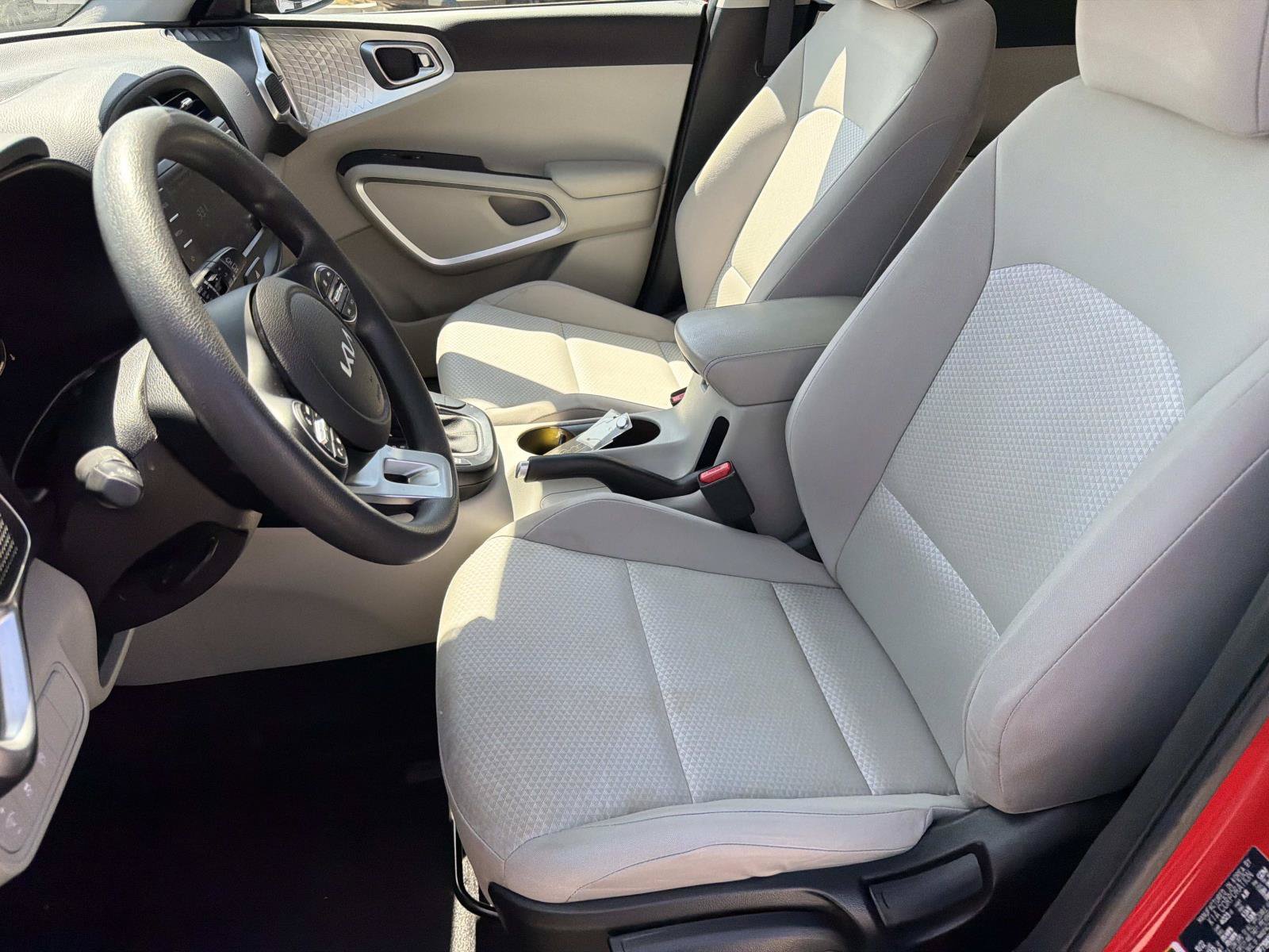 Used 2023 Kia Soul LX FWD image 16