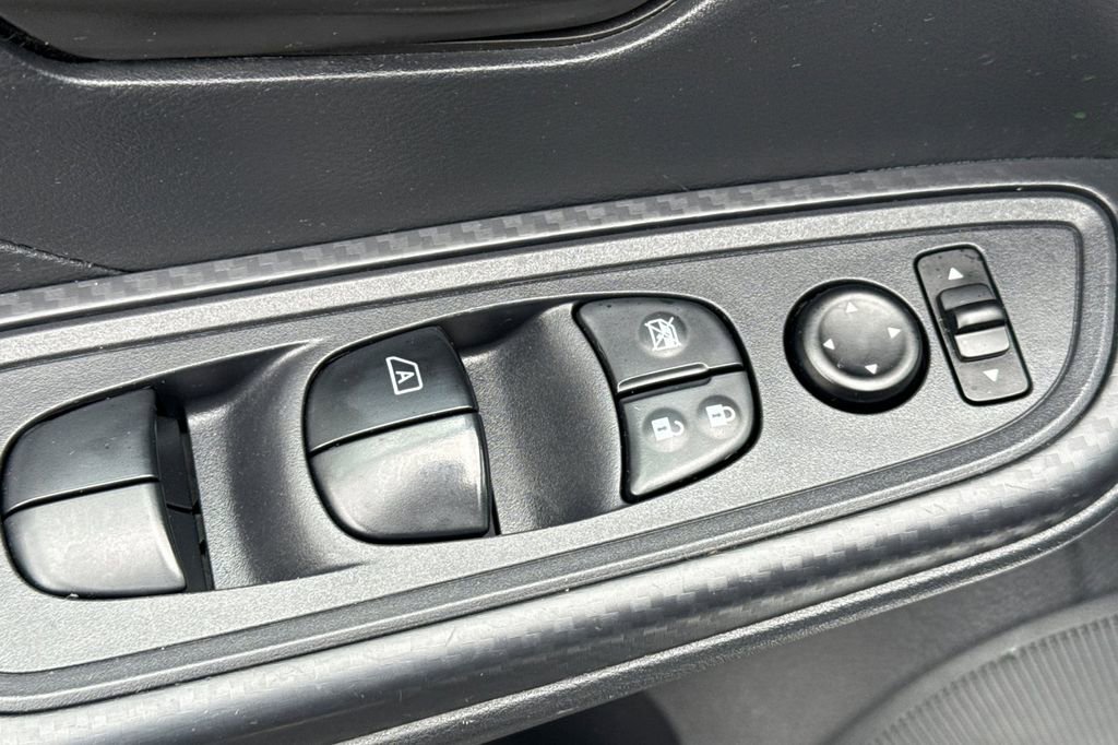 Used 2020 Nissan Versa S FWD image 18