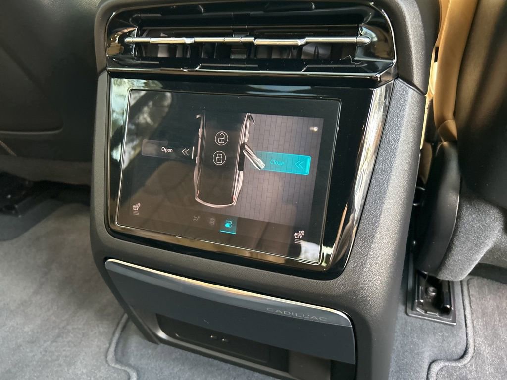 Used 2025 Cadillac Escalade IQ Sport 2 image 31