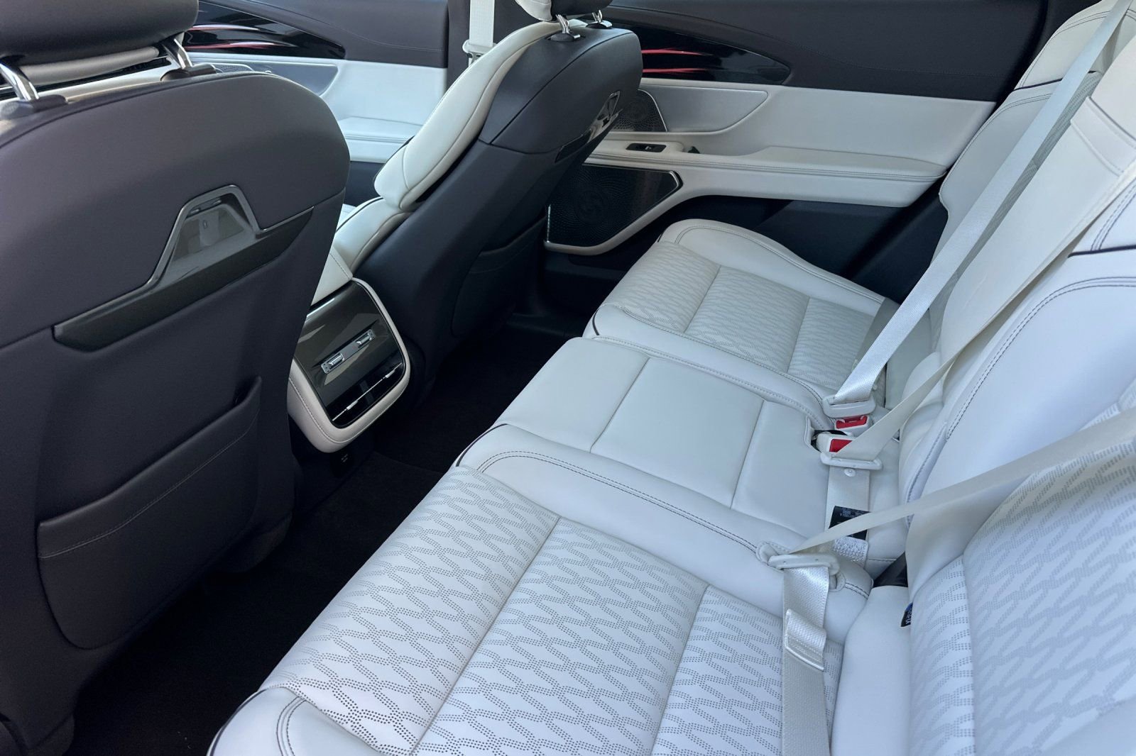 New 2026 Lincoln Nautilus Black Label w/ Jet Appearance Package image 11