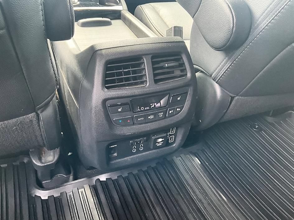 Used 2020 Honda Pilot Touring image 28