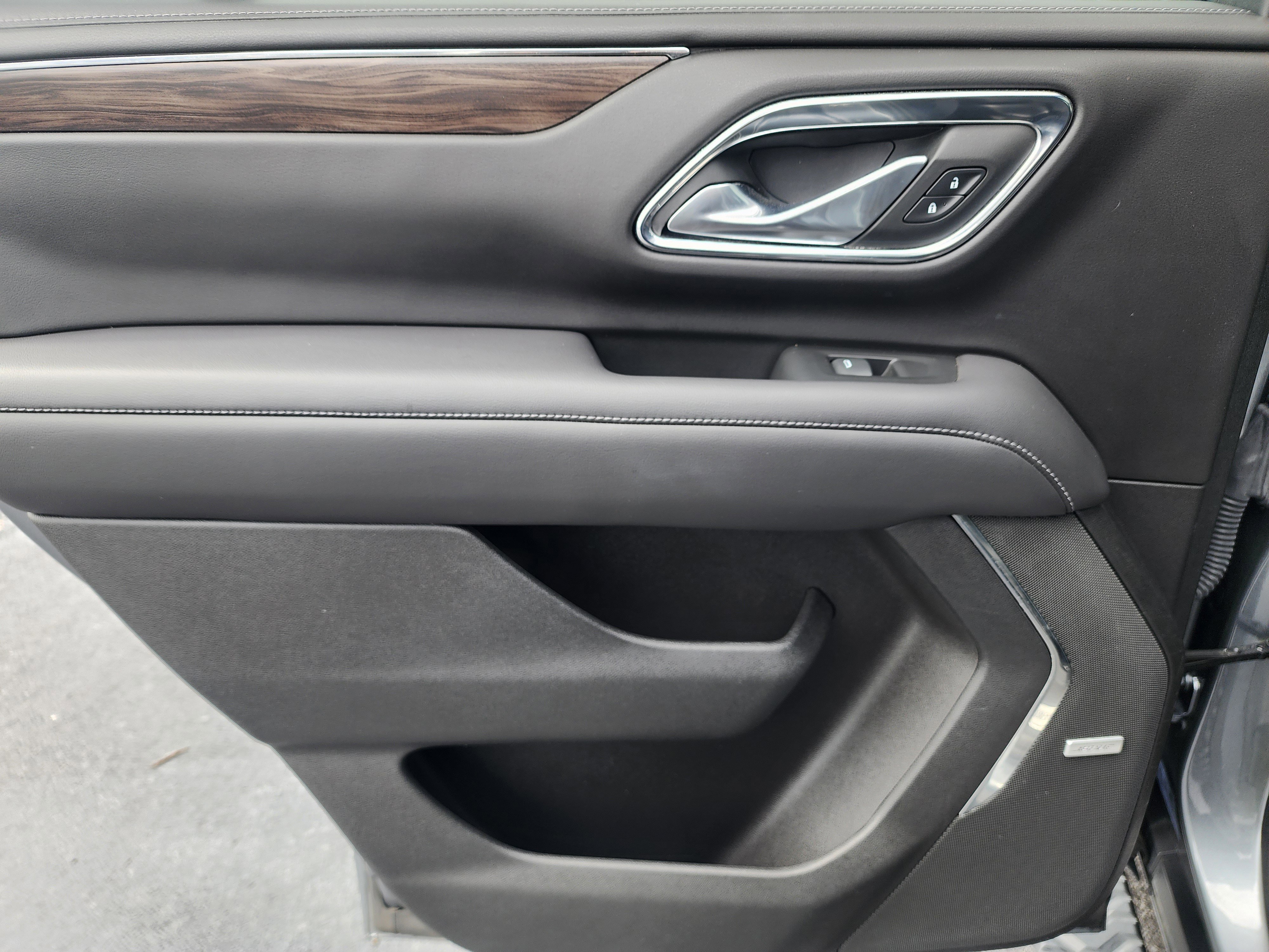 Used 2022 Chevrolet Tahoe Z71 w/ Z71 Off-Road Package image 16