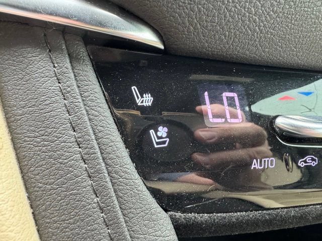 Used 2019 Cadillac XT5 Premium Luxury FWD image 10