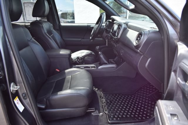 Used 2018 Toyota Tacoma SR5 AWD/4WD image 37