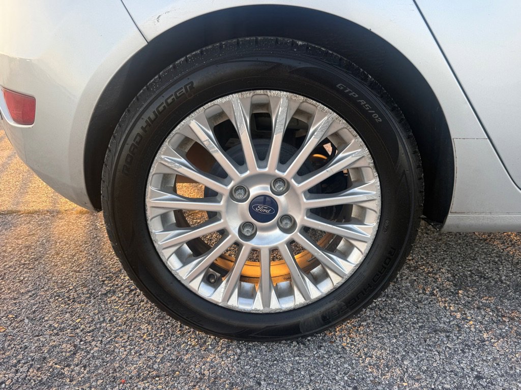 Used 2015 Ford Fiesta Titanium FWD image 17
