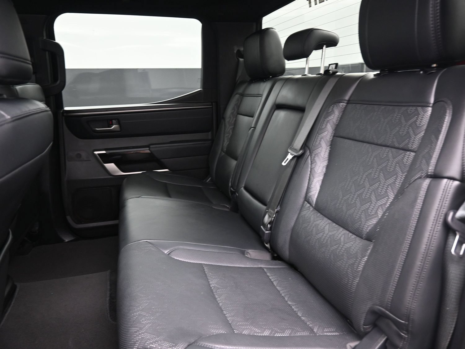Used 2025 Toyota Tundra Limited AWD/4WD image 12