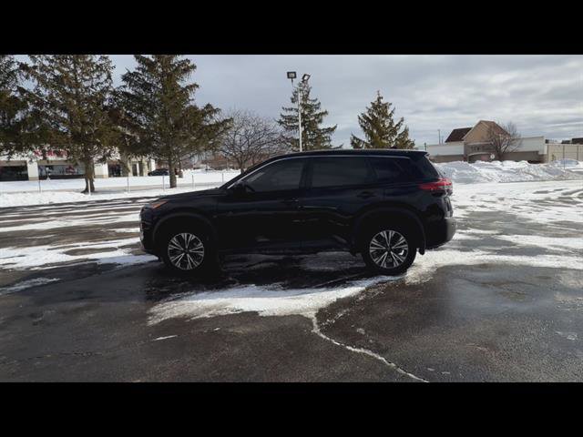Used 2023 Nissan Rogue SV image 27