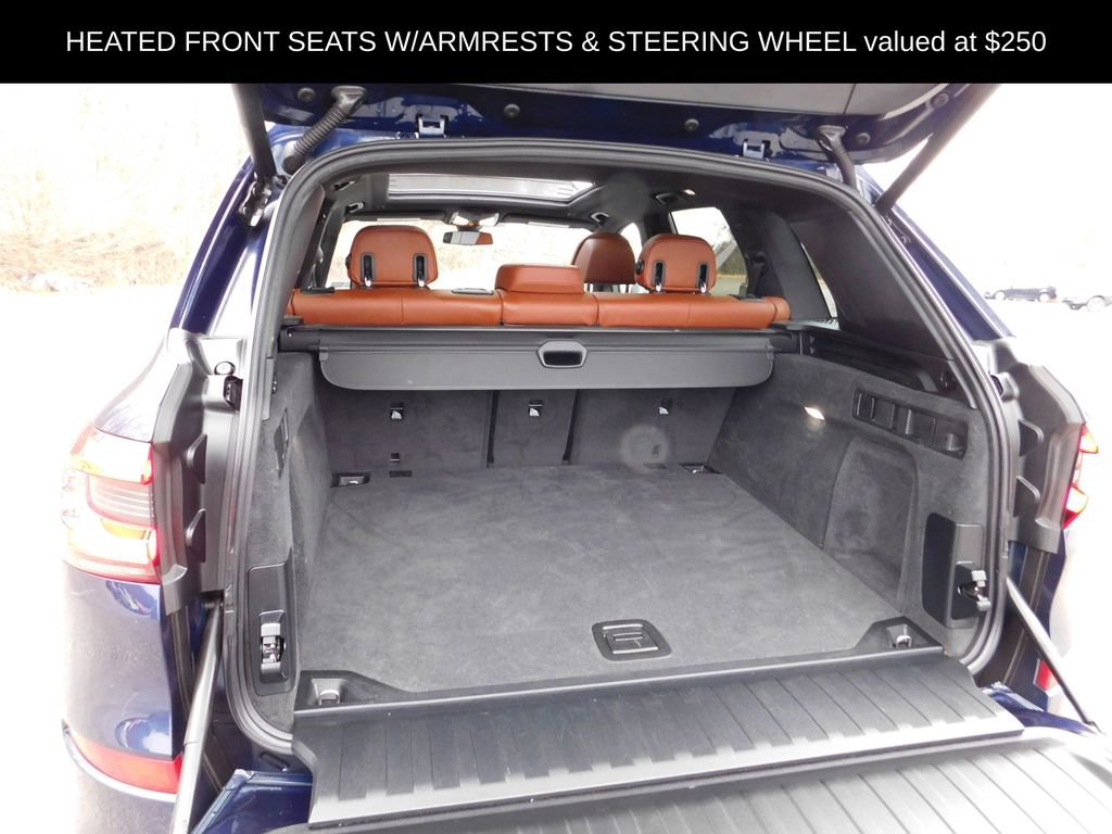 Used 2021 BMW X5 M50i w/ Premium Package image 9