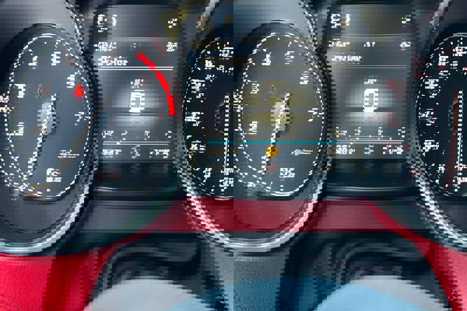 Used 2018 Alfa Romeo Stelvio image 28