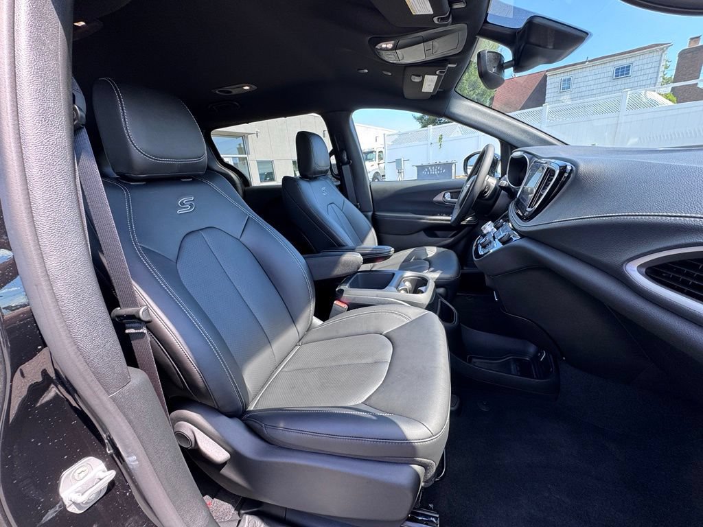 Used 2026 Chrysler Pacifica Select w/ S Appearance Package FWD image 19