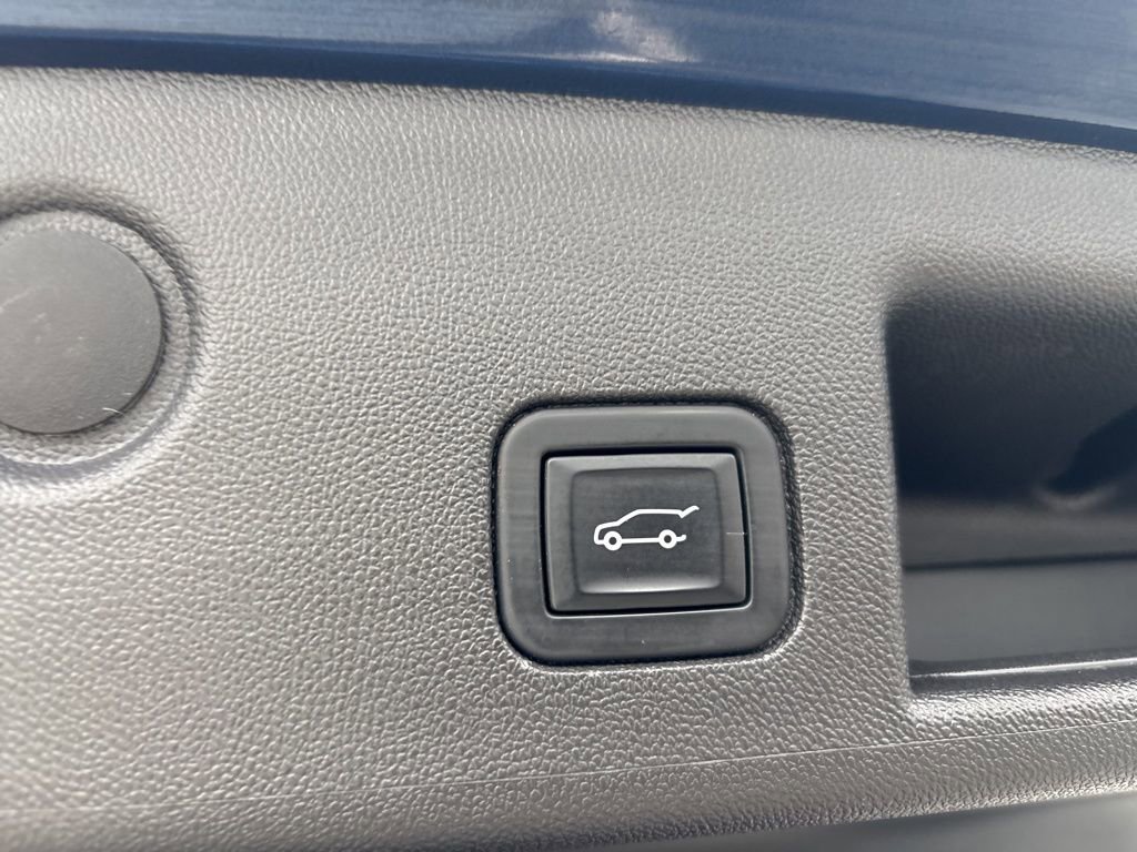 Used 2022 Chevrolet Equinox RS w/ RS Leather Package image 29