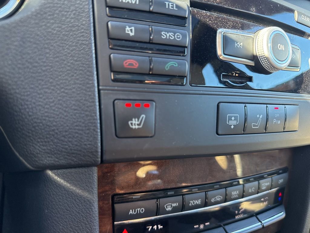 Used 2012 Mercedes-Benz E 350 4MATIC Sedan image 31