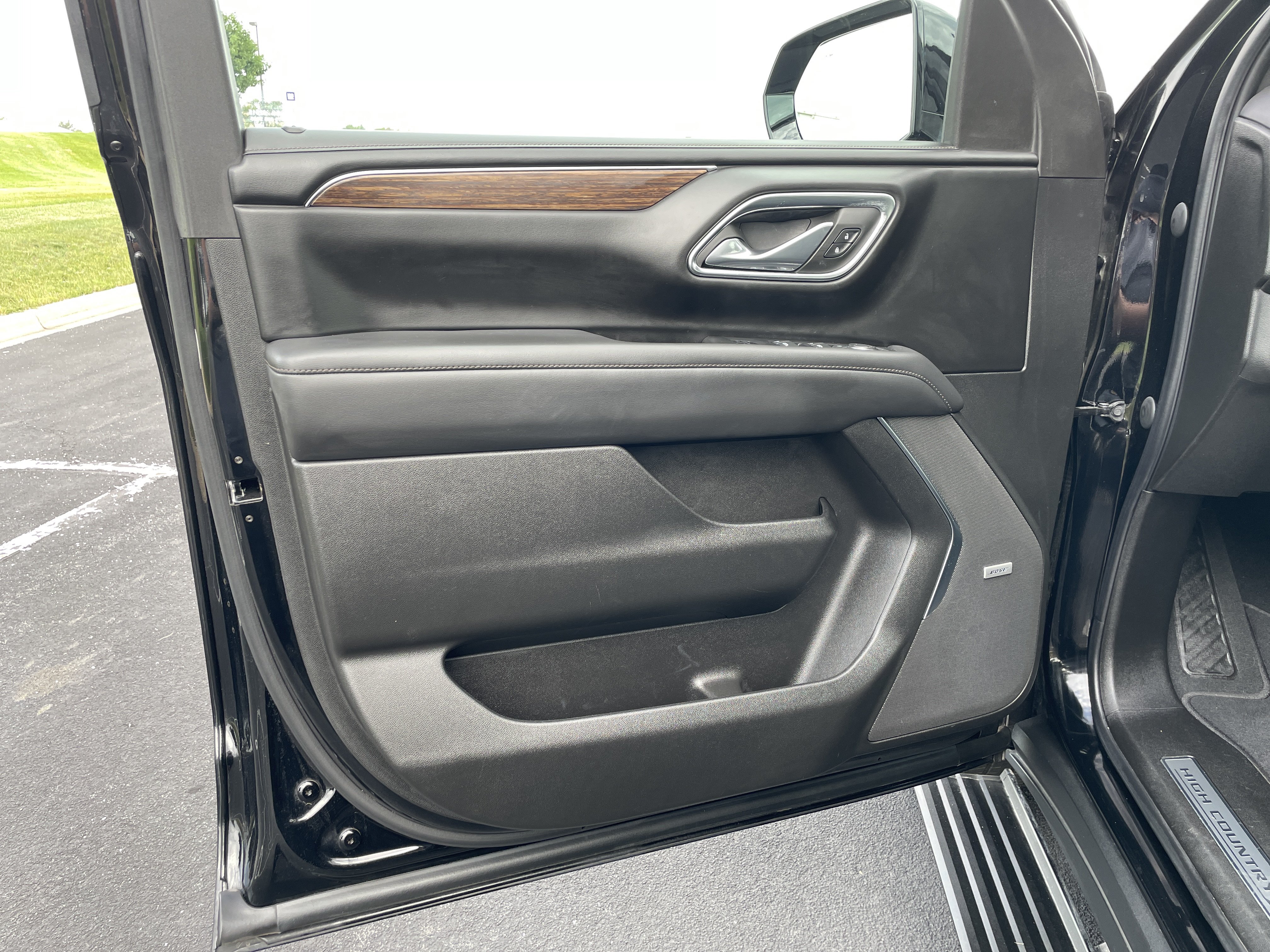 Used 2023 Chevrolet Suburban High Country AWD/4WD image 20