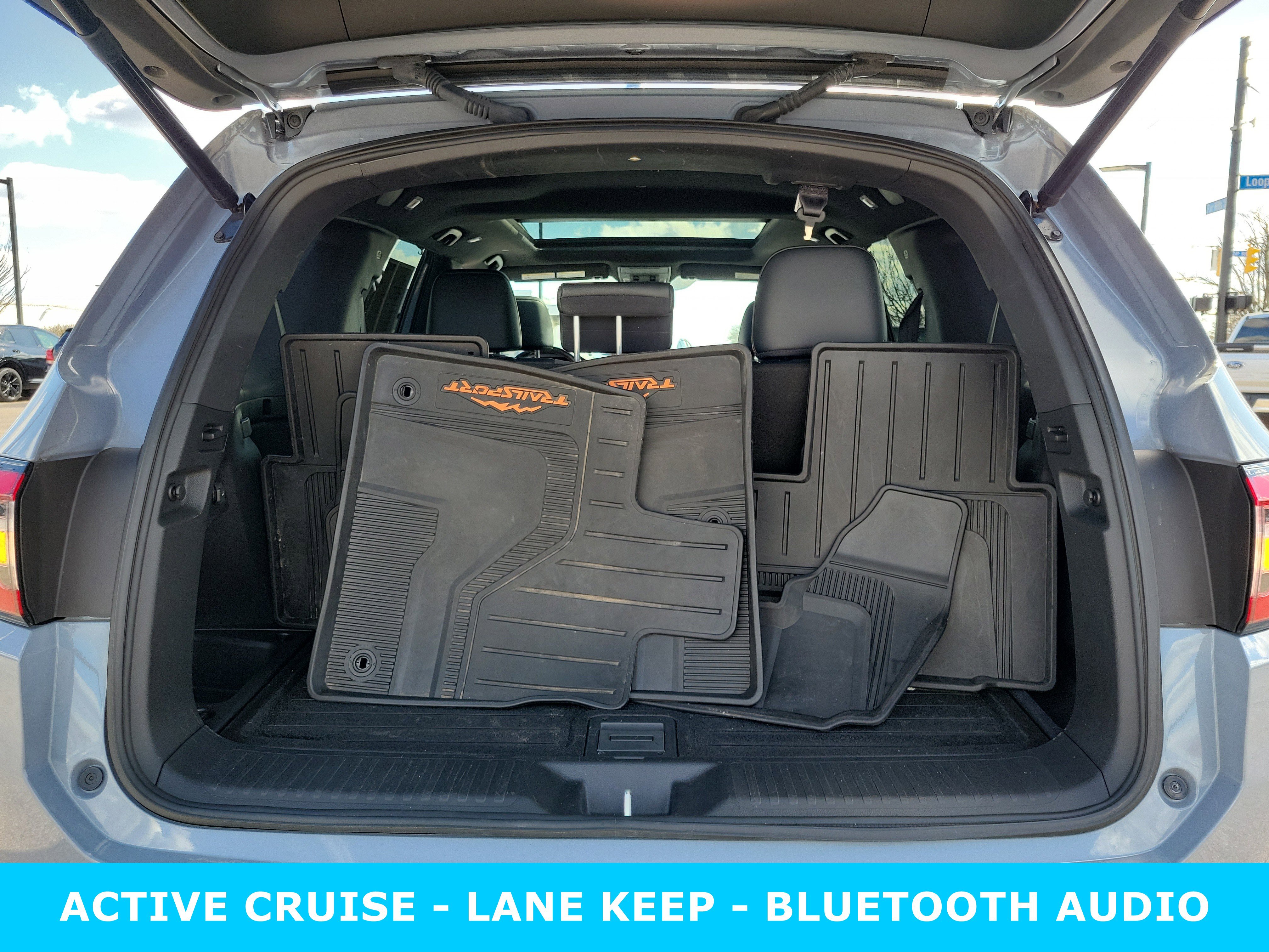 Used 2025 Honda Pilot TrailSport image 9