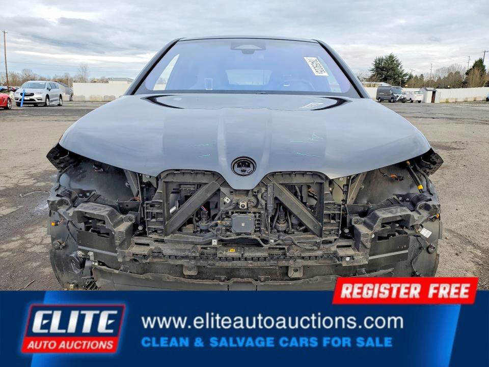 Used 2022 BMW iX xDrive50 w/ Premium Package image 9