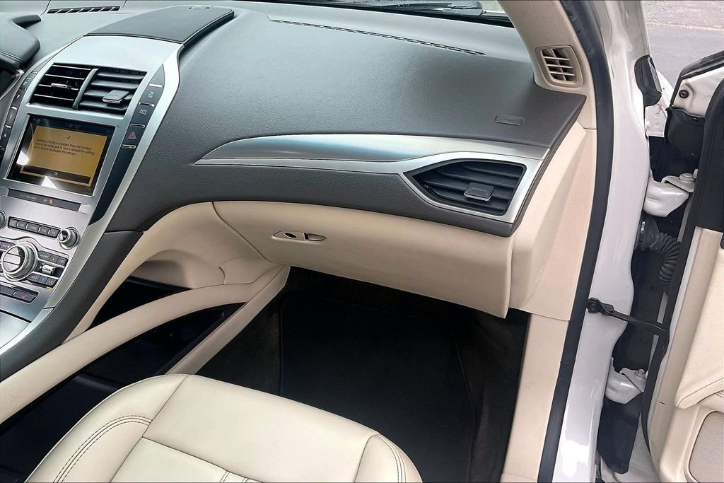 Used 2019 Lincoln MKZ Premiere FWD image 15