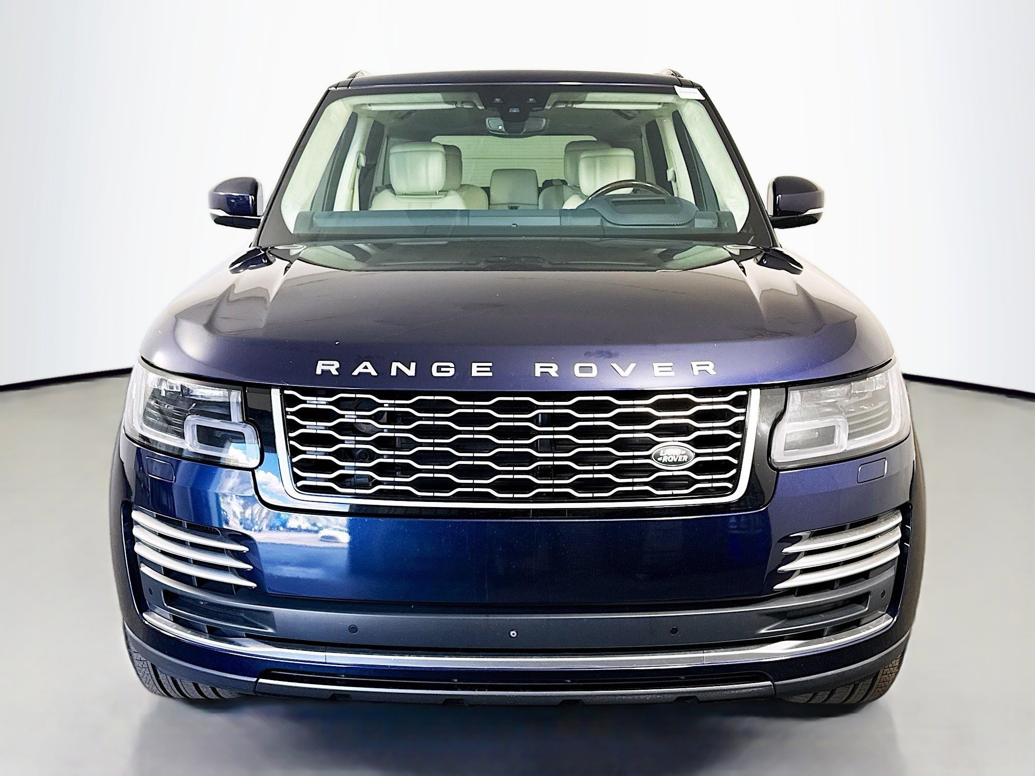 Used 2019 Land Rover Range Rover Autobiography image 2
