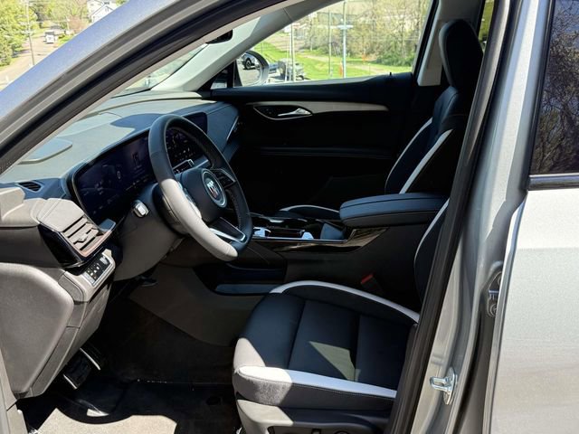 Certified 2025 Buick Envision Sport Touring image 10