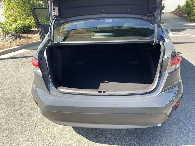 Used 2026 Toyota Corolla LE FWD image 32