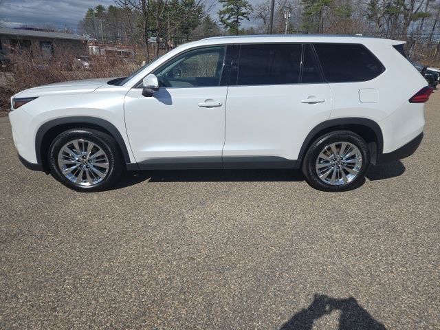 Used 2024 Toyota Grand Highlander Platinum image 2