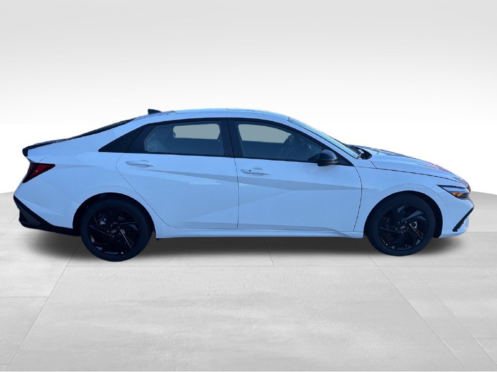 New 2026 Hyundai Elantra SEL Sport FWD image 8