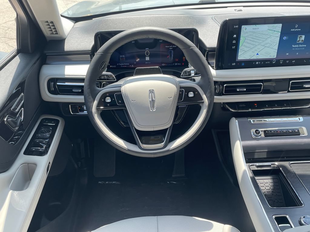 New 2026 Lincoln Aviator AWD image 13