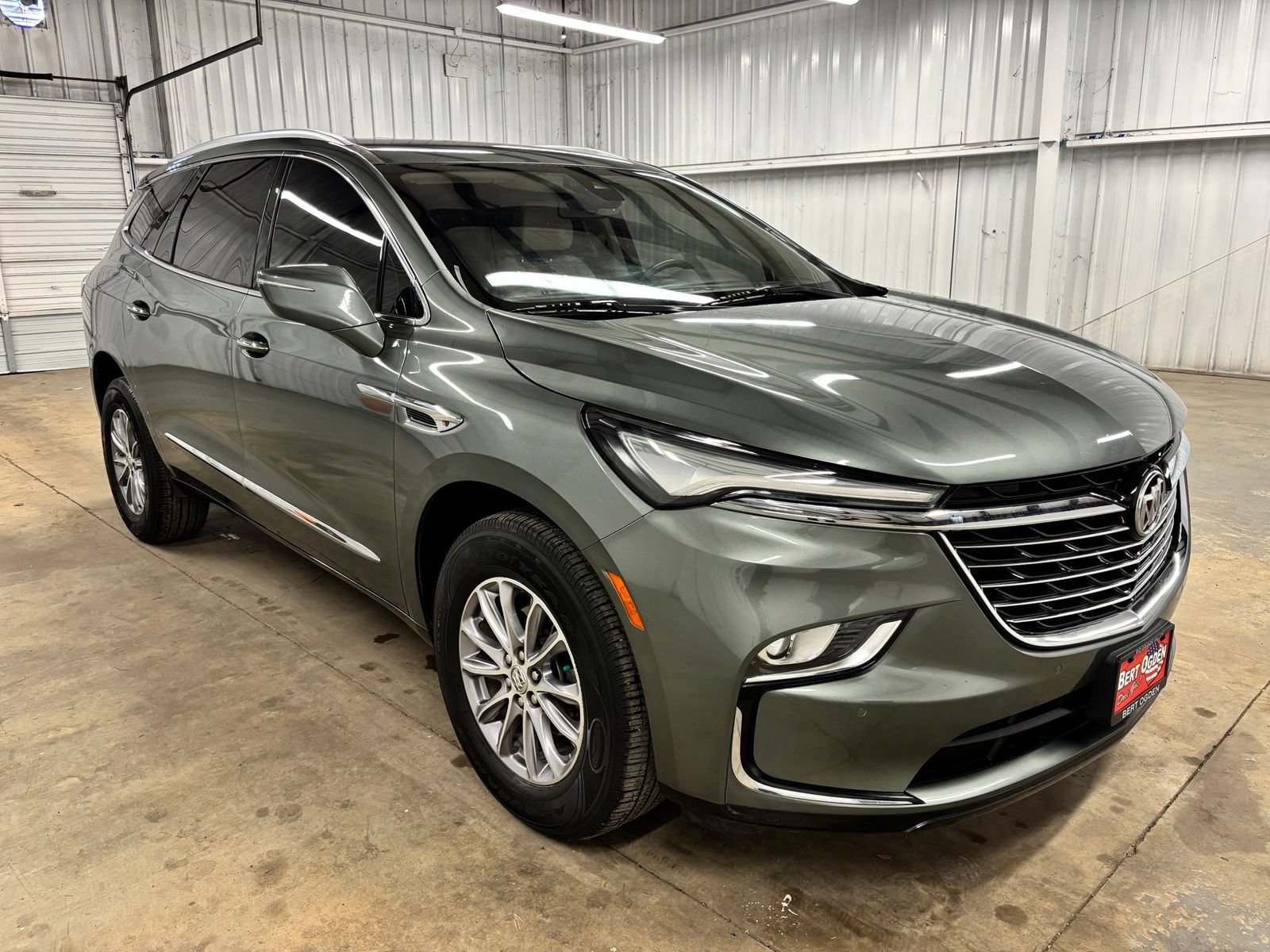 Used 2023 Buick Enclave Essence w/ LPO, Floor Liner Package FWD video 1
