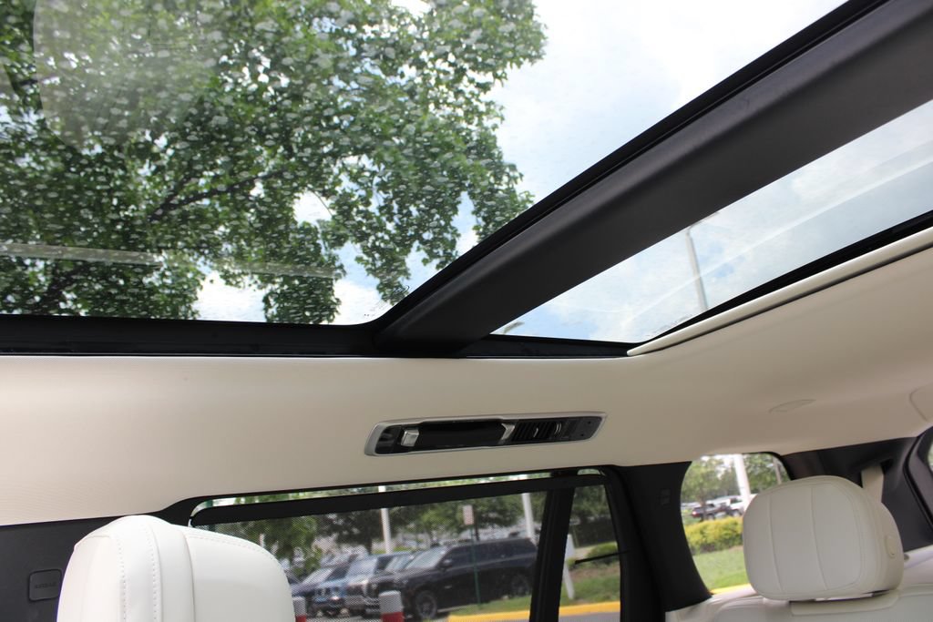 New 2026 Land Rover Range Rover Long Wheelbase SE AWD/4WD image 27