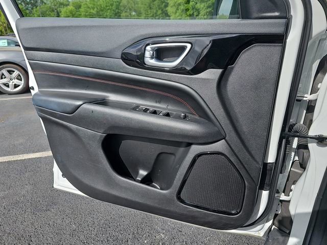 Used 2025 Jeep Compass Trailhawk image 24