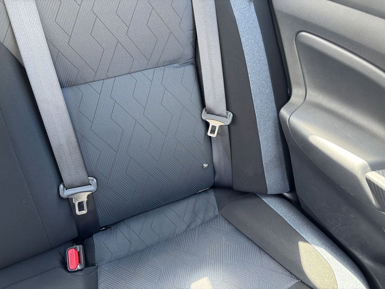 Used 2025 Nissan Versa SV image 35