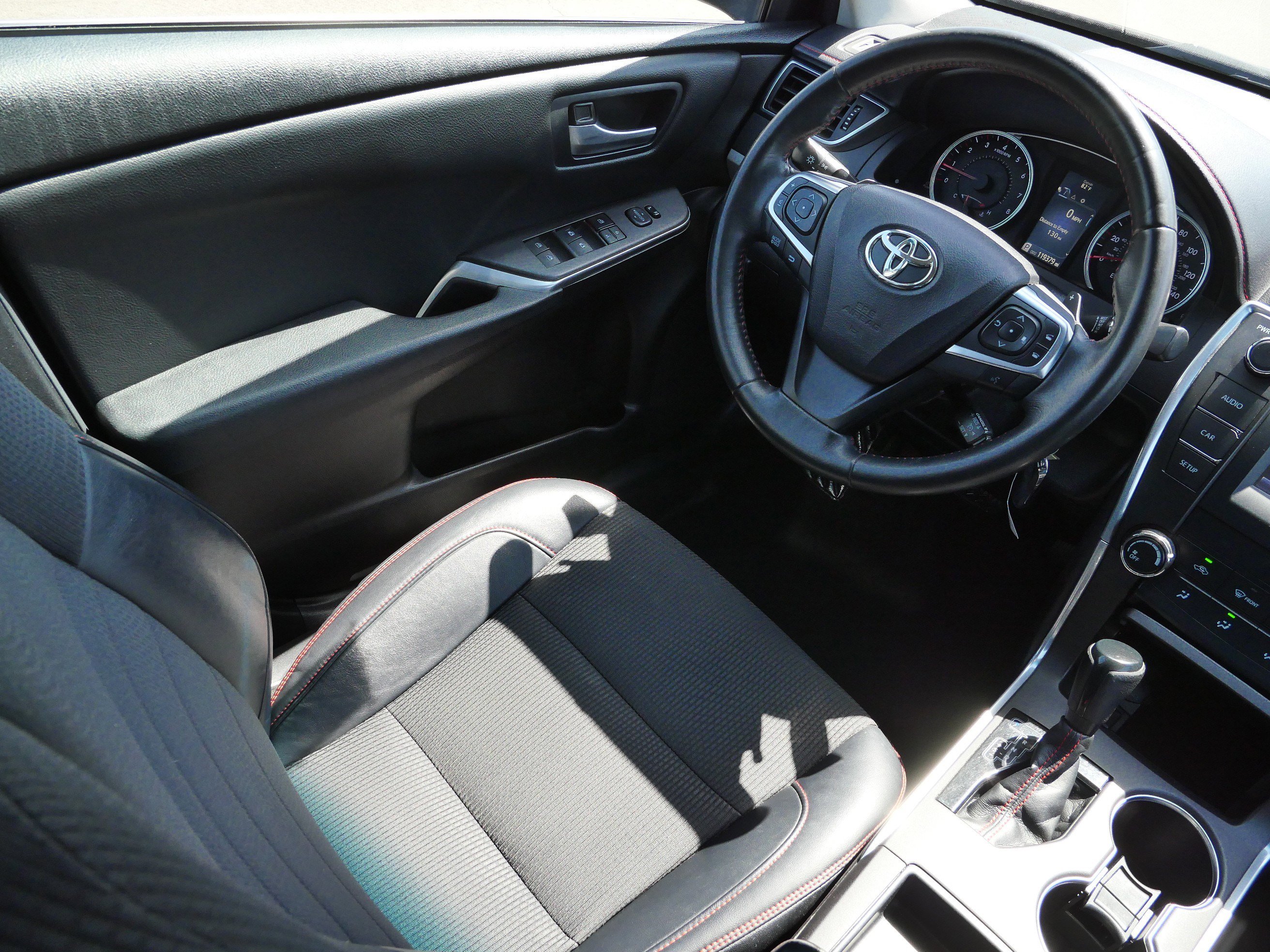 Used 2016 Toyota Camry SE FWD image 9