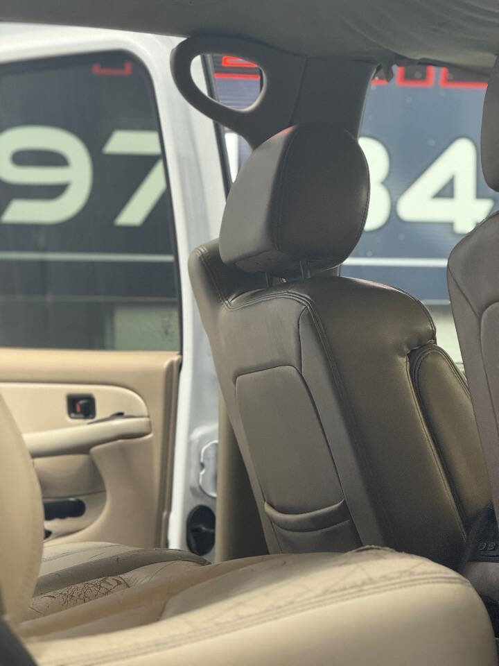 Used 2003 Chevrolet Tahoe LT image 6