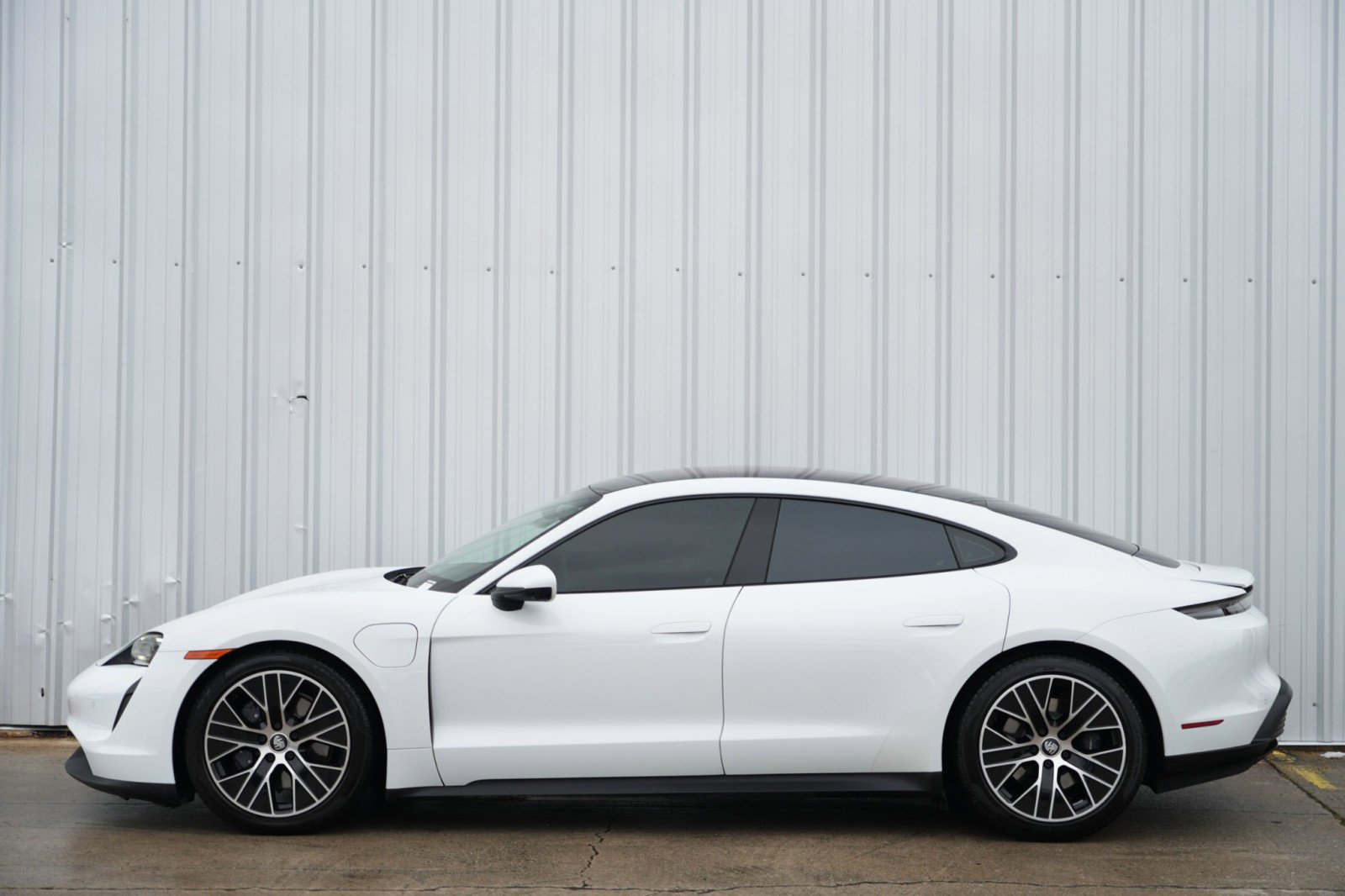 Used 2023 Porsche Taycan image 46