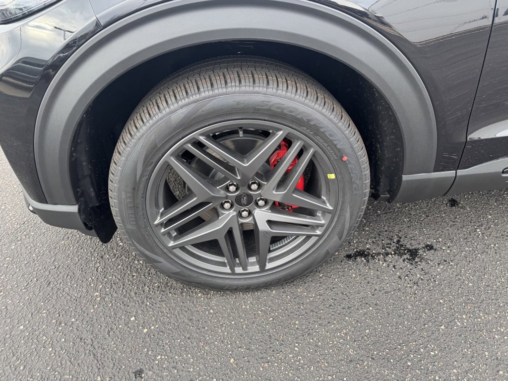 New 2026 Ford Explorer ST-Line w/ ST-Line Street Pack image 11