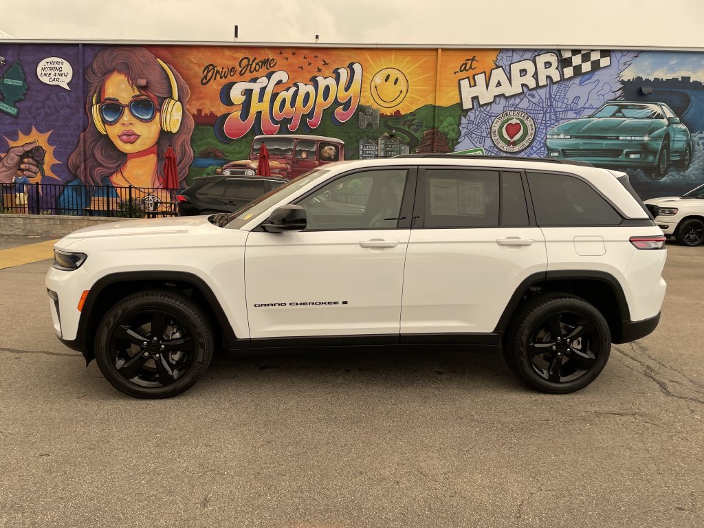 Certified 2026 Jeep Grand Cherokee Limited w/ Limited Altitude Package AWD/4WD image 2