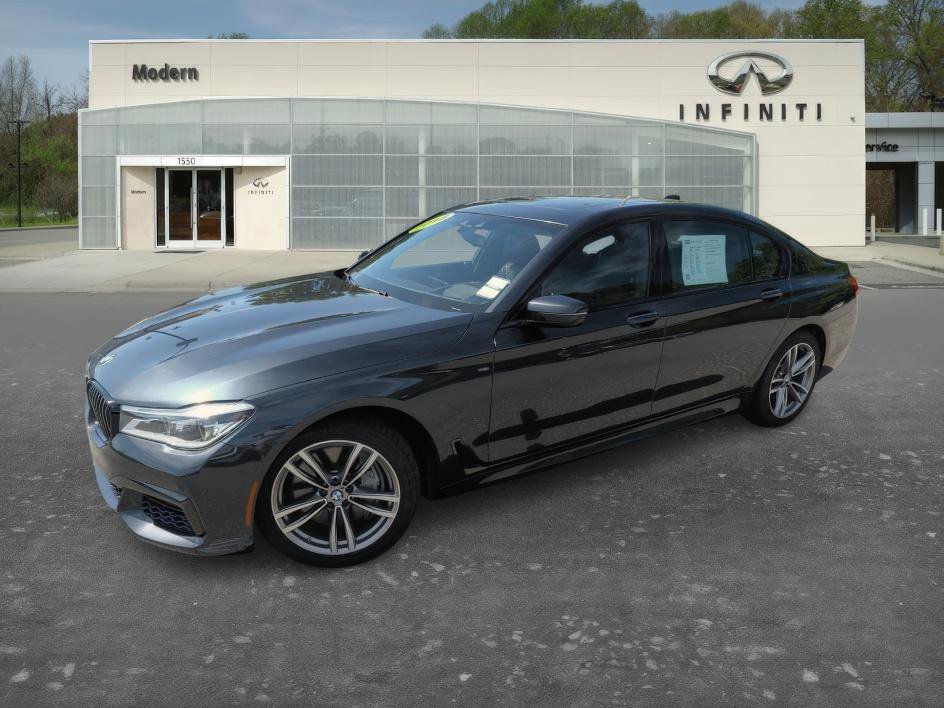 Used 2018 BMW 750i xDrive image 2