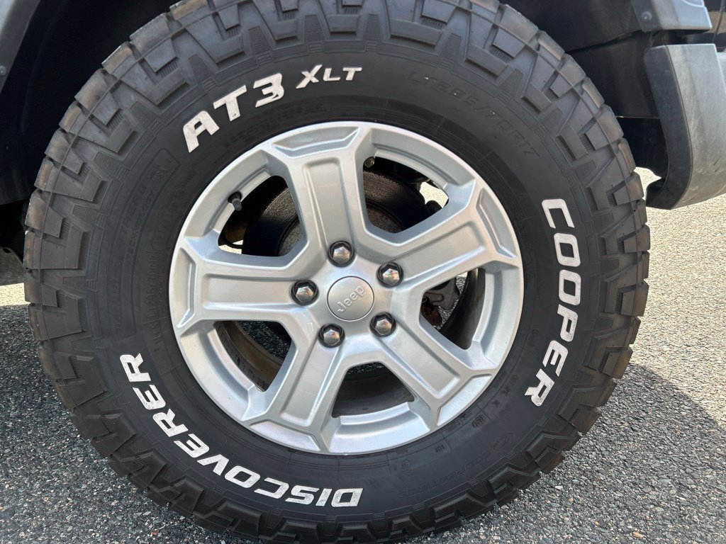 Used 2019 Jeep Wrangler Unlimited Sport S AWD/4WD image 26