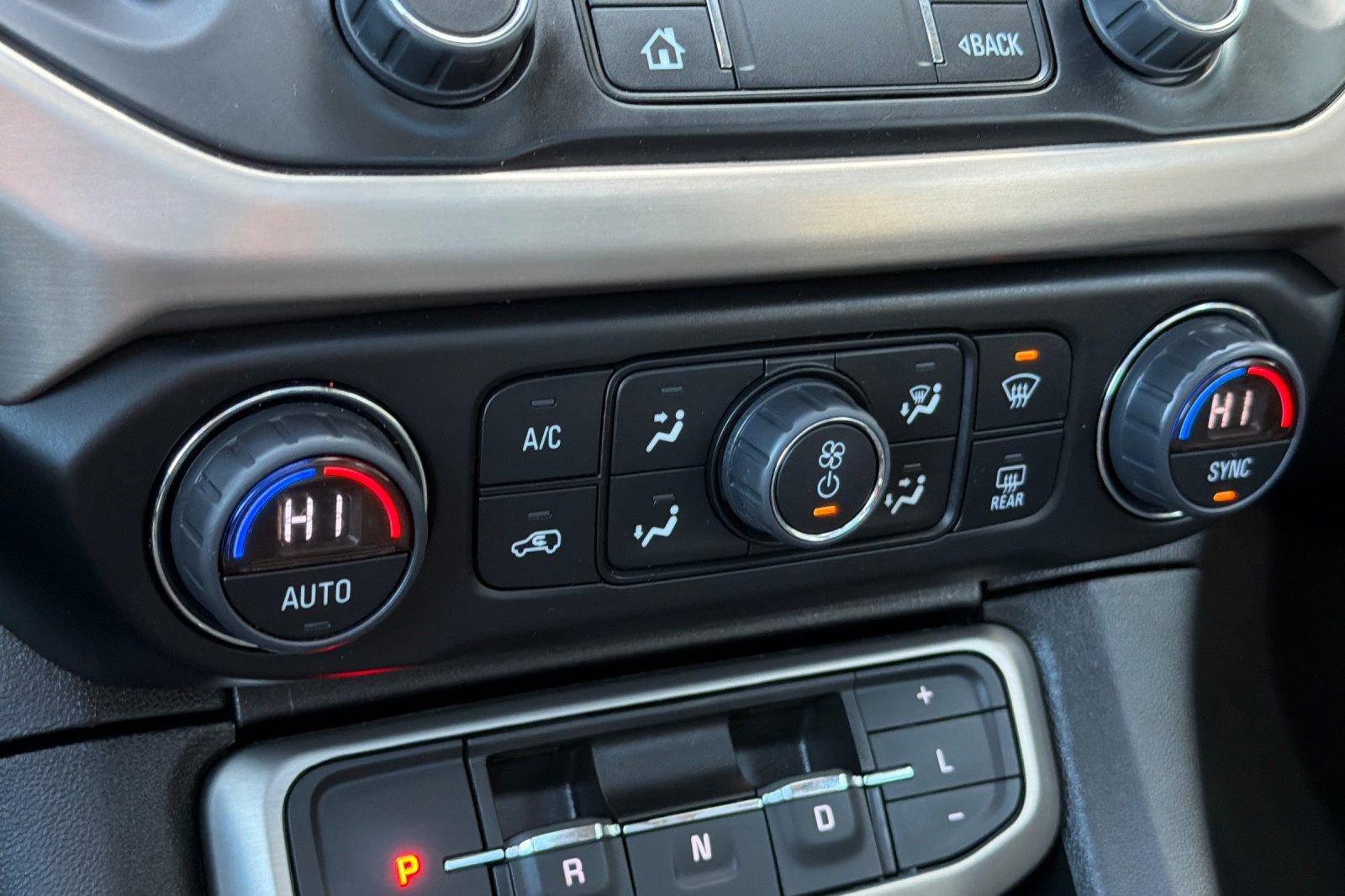 Used 2023 GMC Acadia Denali w/ Black Diamond Edition image 22