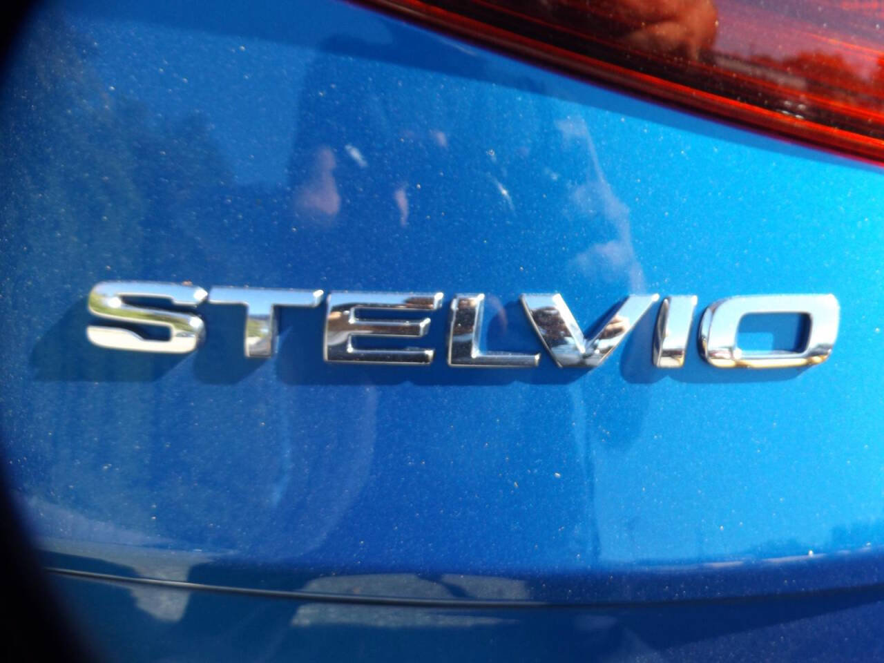 Used 2022 Alfa Romeo Stelvio Veloce image 25