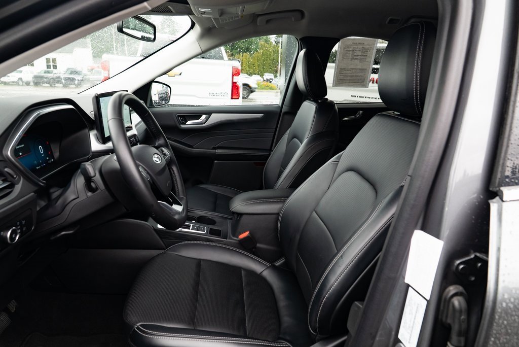 Used 2024 Ford Escape Platinum image 18